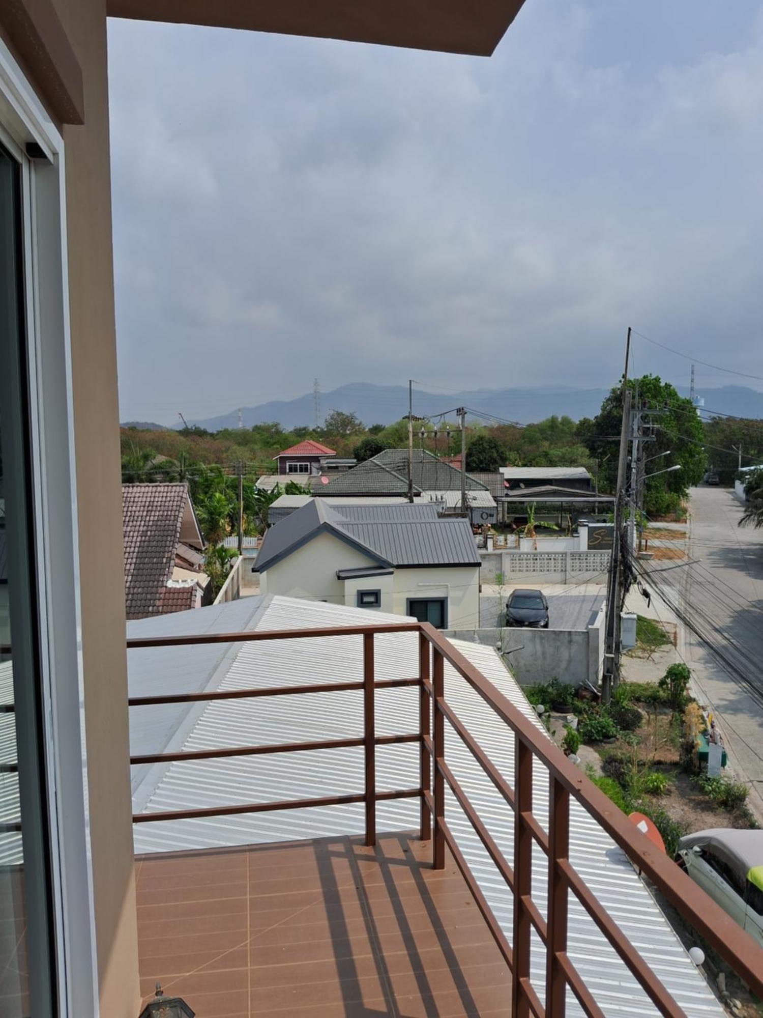 เคทู เกสเฮาส์ Hotel Chonburi Ngoại thất bức ảnh