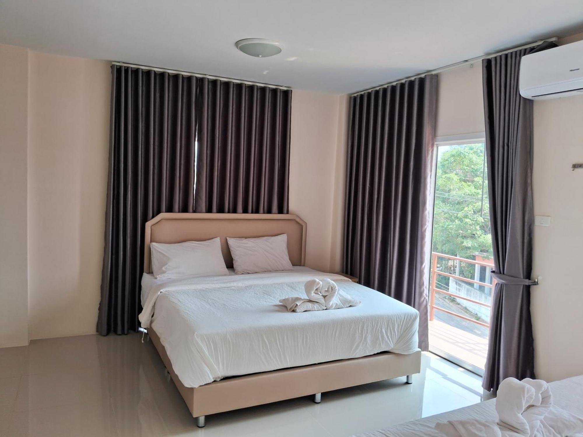 เคทู เกสเฮาส์ Hotel Chonburi Ngoại thất bức ảnh