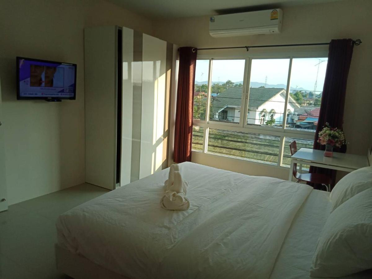 เคทู เกสเฮาส์ Hotel Chonburi Ngoại thất bức ảnh
